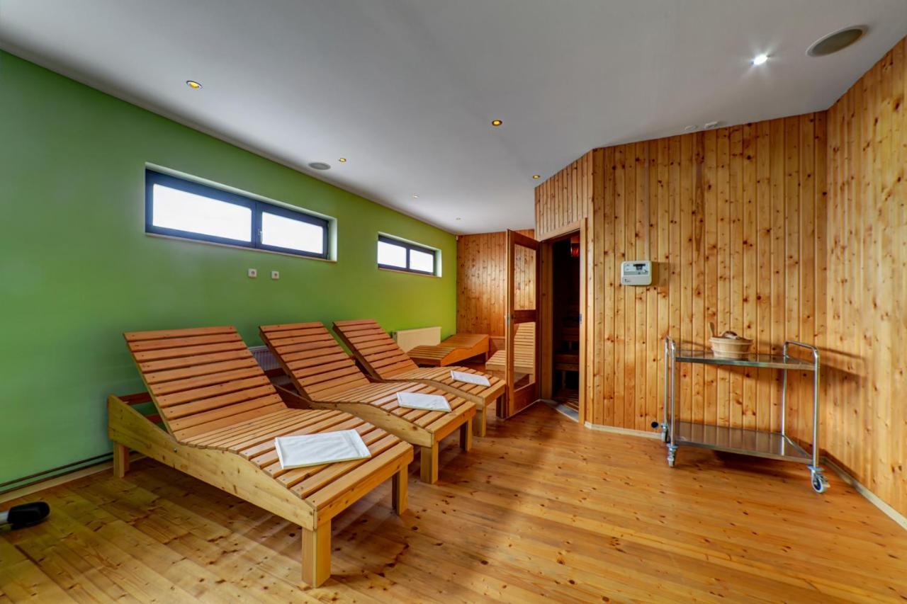 Apartmanovy Dom Slniecko Ziar Exterior photo